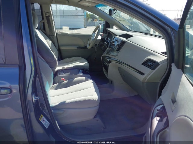 5TDKK3DC8ES410946 Toyota Sienna Le V6 8 Passenger