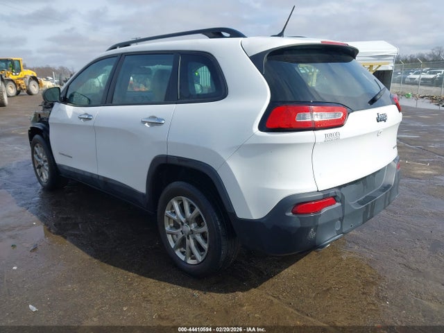 1C4PJLAB6FW762445 Jeep Cherokee Sport