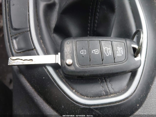 2019 Hyundai Veloster 2.0 მანქანა იყიდება აუქციონზე, vin: KMHTG6AF2KU013760, აუქციონის ნომერი: 44410638