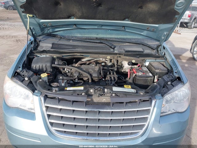 44410694 :رقم المزاد ، 2A4RR5D14AR137246 vin ، 2010 Chrysler Town & Country Touring مزاد بيع