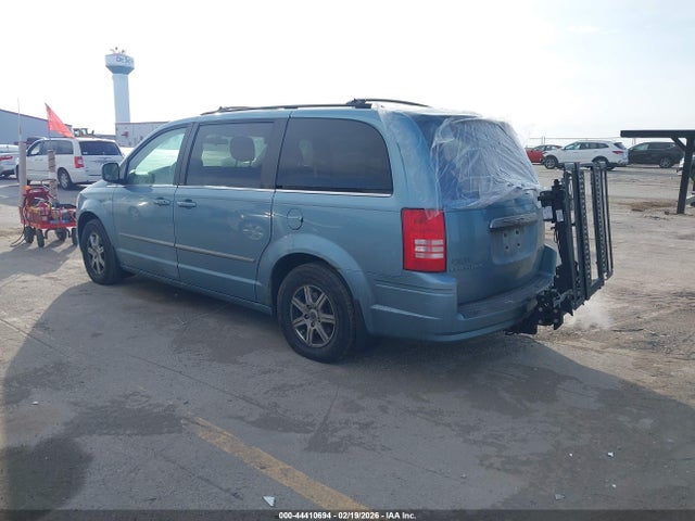 44410694 :رقم المزاد ، 2A4RR5D14AR137246 vin ، 2010 Chrysler Town & Country Touring مزاد بيع