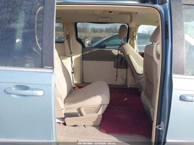 44410694 :رقم المزاد ، 2A4RR5D14AR137246 vin ، 2010 Chrysler Town & Country Touring مزاد بيع