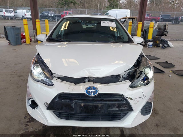 JTDKDTB31G1130721 Toyota Prius C Two