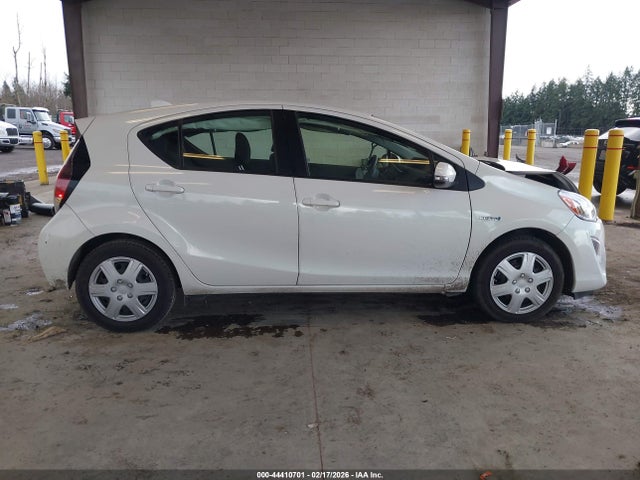 JTDKDTB31G1130721 Toyota Prius C Two