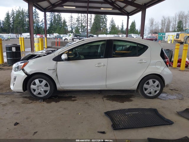 JTDKDTB31G1130721 Toyota Prius C Two