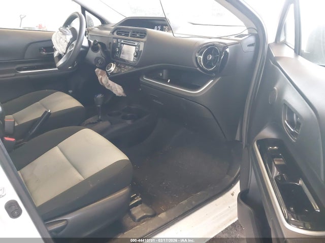 JTDKDTB31G1130721 Toyota Prius C Two