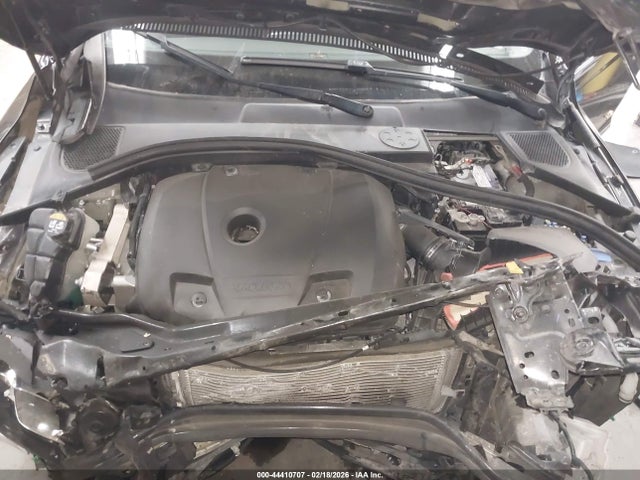 2017 VOLVO XC60 YV440MDU4H2010632 Photo 9