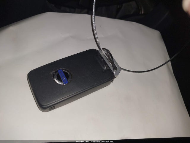 2017 VOLVO XC60 YV440MDU4H2010632 Photo 10