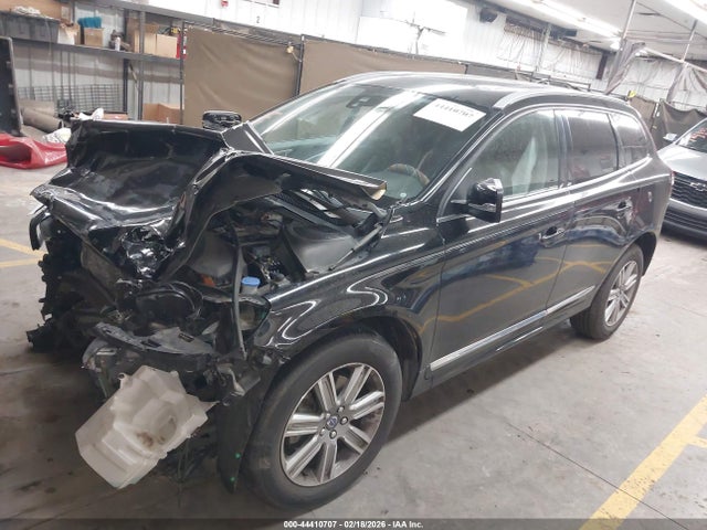 2017 VOLVO XC60 YV440MDU4H2010632 Photo 1