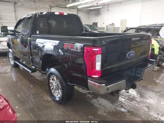 2018 FORD F-250 1FT7X2B64JEB15048 Photo 2