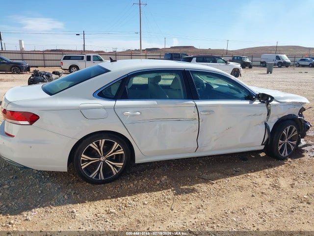 Продаж на аукціоні авто 2020 Volkswagen Passat 2.0t Sel, vin: 1VWCA7A3XLC027671, номер лоту: 44410749