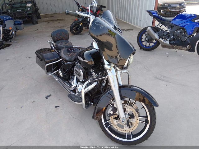 2014 HARLEY-DAVIDSON FLHX 1HD1KBM10EB662071
