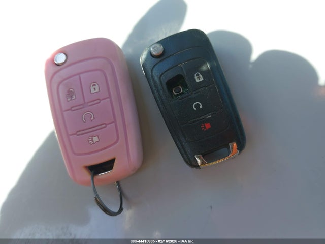 1G1JC6SH0F4125348 Chevrolet Sonic Lt Auto