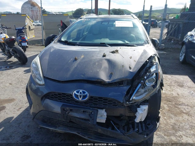 JTDKDTB32J1604179 Toyota Prius C One