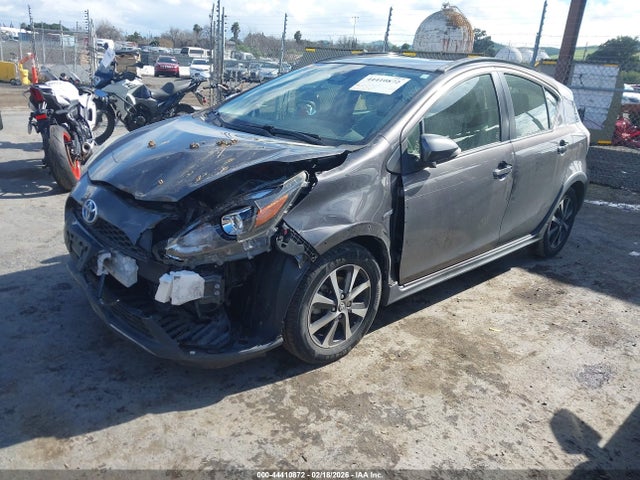 JTDKDTB32J1604179 Toyota Prius C One