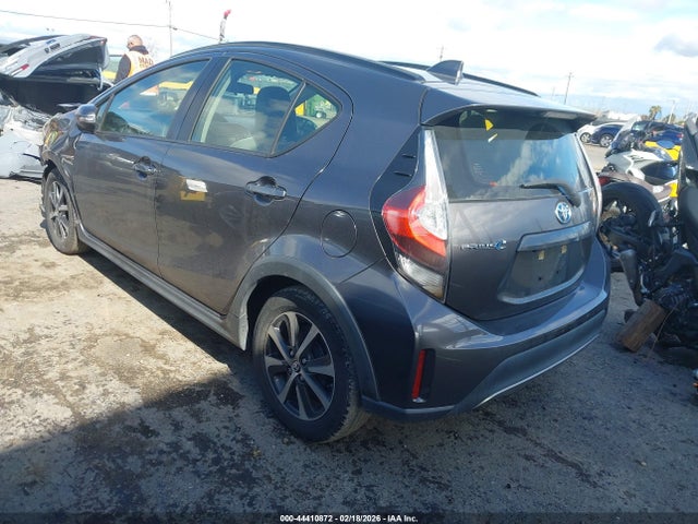 JTDKDTB32J1604179 Toyota Prius C One