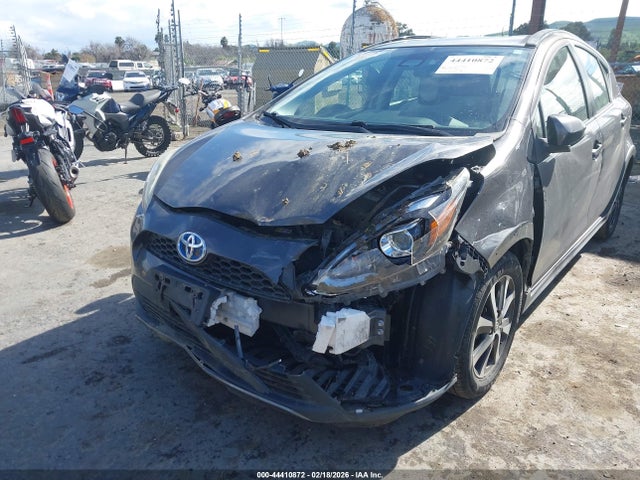 JTDKDTB32J1604179 Toyota Prius C One