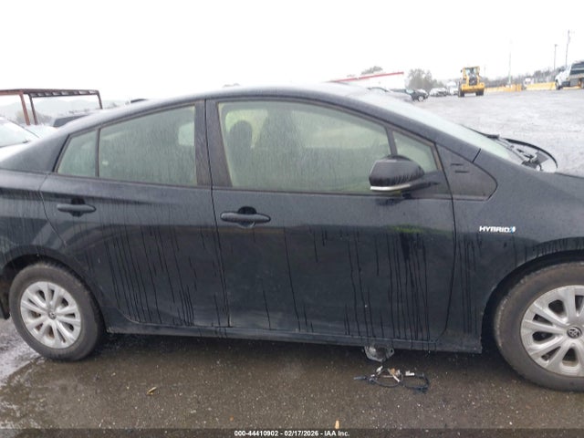 JTDKAMFU8N3164884 Toyota Prius L