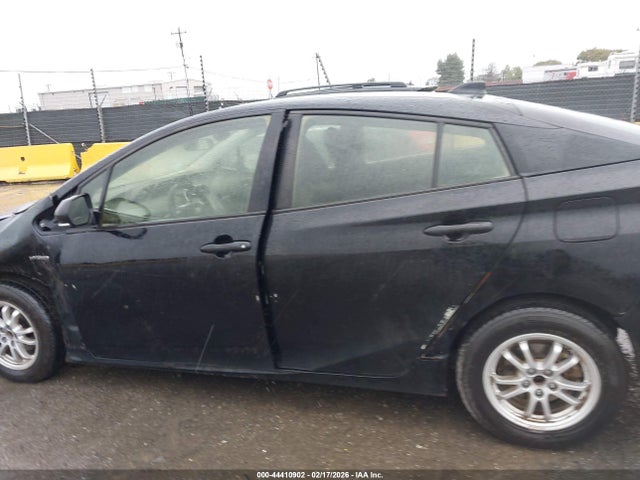 JTDKAMFU8N3164884 Toyota Prius L
