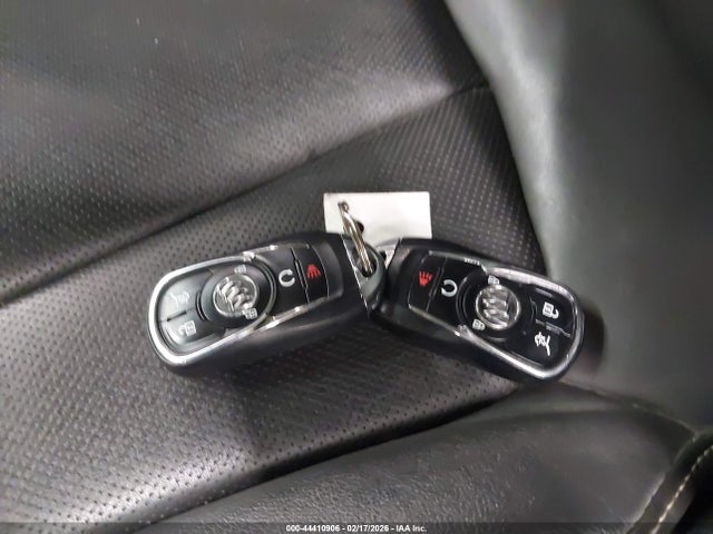 2017 Buick Envision Essence მანქანა იყიდება აუქციონზე, vin: LRBFXDSA9HD200493, აუქციონის ნომერი: 44410906
