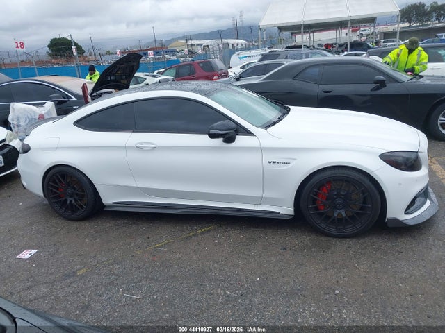 WDDWJ8GB5KF890935 Mercedes-Benz Amg C 63