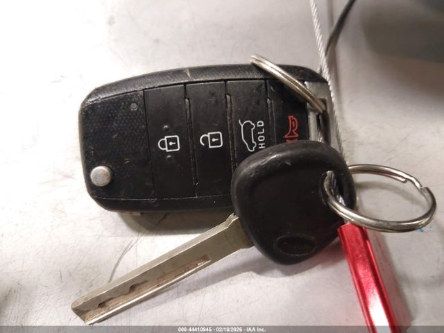 5XYPGDA51HG329307 KIA Sorento 3.3l Lx