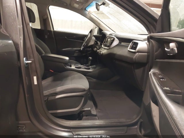 5XYPGDA51HG329307 KIA Sorento 3.3l Lx
