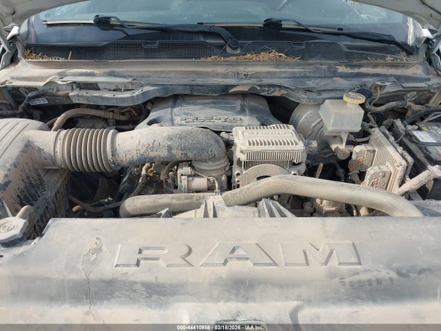 1C6SRFCT7NN283411 RAM 1500 Tradesman 4x4 6&#039;4 Box
