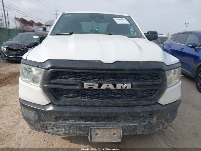 1C6SRFCT7NN283411 RAM 1500 Tradesman 4x4 6&#039;4 Box