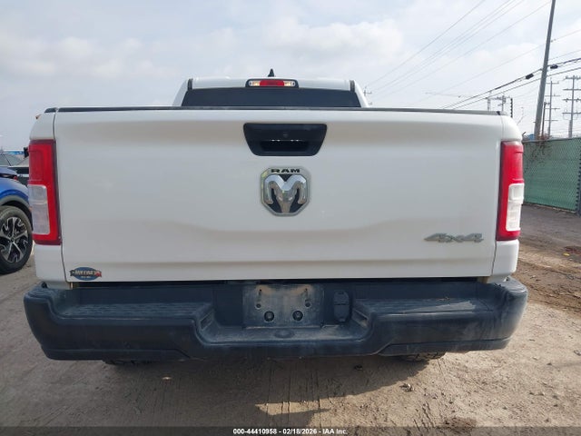 1C6SRFCT7NN283411 RAM 1500 Tradesman 4x4 6&#039;4 Box