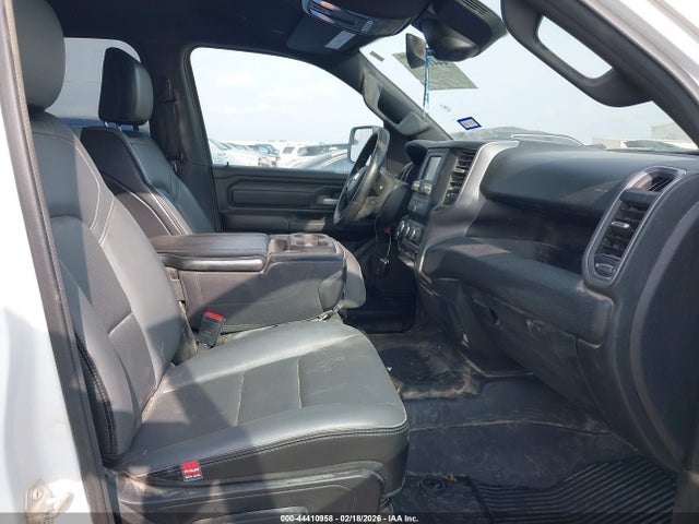 1C6SRFCT7NN283411 RAM 1500 Tradesman 4x4 6&#039;4 Box