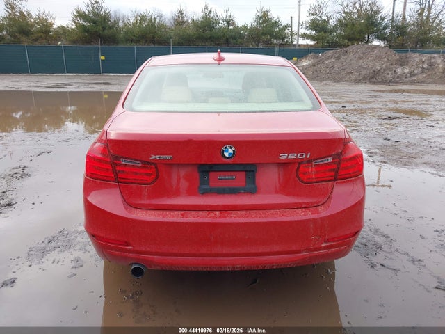 44410976 :رقم المزاد ، WBA3C3G54ENR25301 vin ، 2014 Bmw 320i Xdrive مزاد بيع