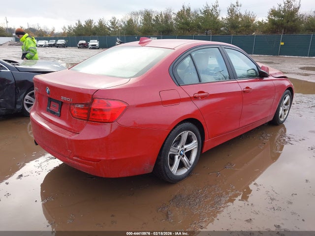 44410976 :رقم المزاد ، WBA3C3G54ENR25301 vin ، 2014 Bmw 320i Xdrive مزاد بيع