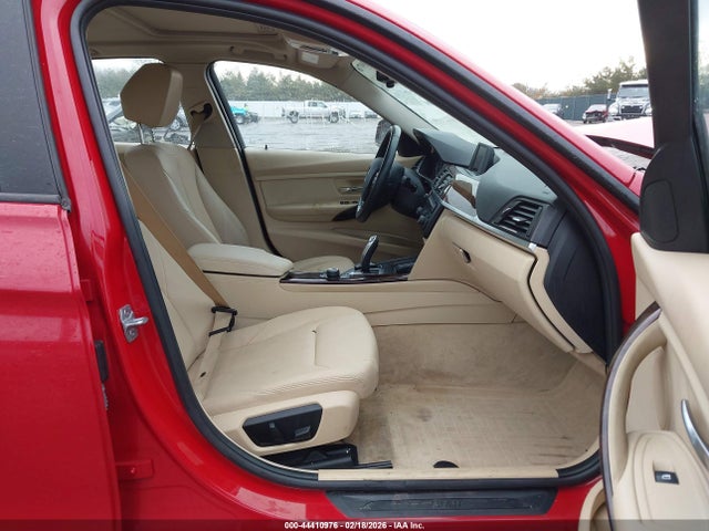 44410976 :رقم المزاد ، WBA3C3G54ENR25301 vin ، 2014 Bmw 320i Xdrive مزاد بيع