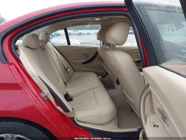 44410976 :رقم المزاد ، WBA3C3G54ENR25301 vin ، 2014 Bmw 320i Xdrive مزاد بيع