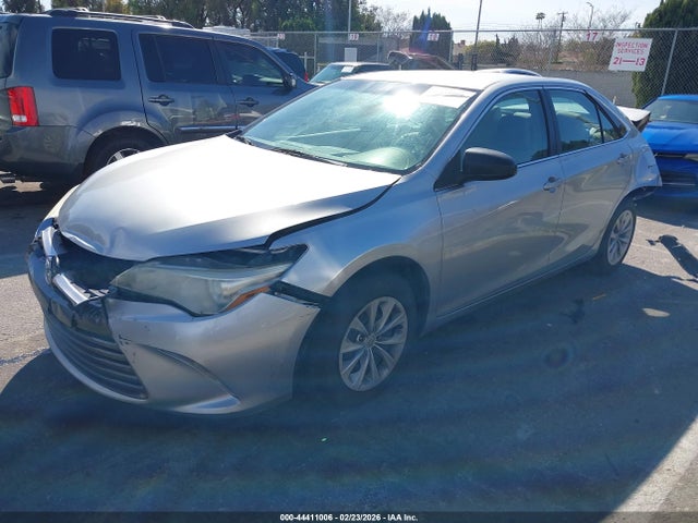 Toyota CAMRY LE 2016 4T4BF1FKXGR528235 Image 2