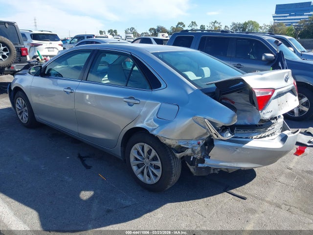 Toyota CAMRY LE 2016 4T4BF1FKXGR528235 Image 3