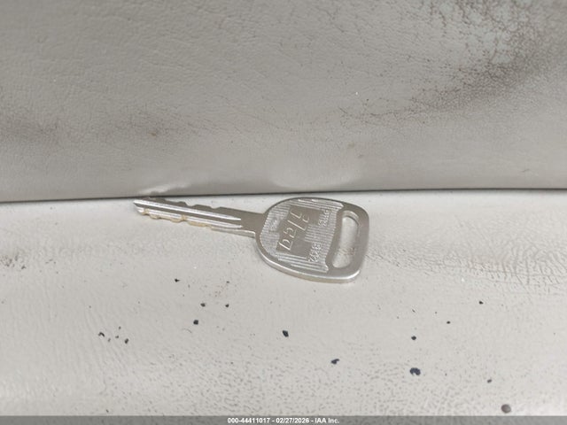 44411017 :رقم المزاد ، 1GKEC13T81R182766 vin ، 2001 Gmc Yukon Sle مزاد بيع