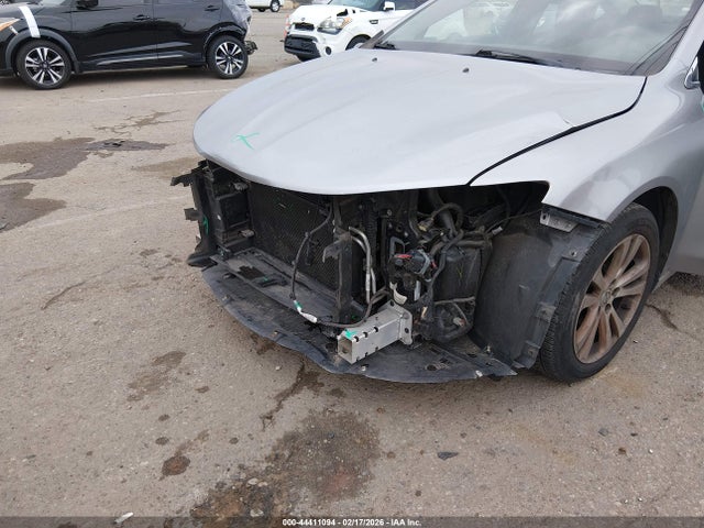 Продаж на аукціоні авто 2015 Chrysler 200 Limited, vin: 1C3CCCAB8FN632931, номер лоту: 44411094