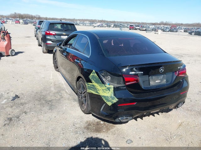 2021 MERCEDES-BENZ AMG A 35 W1K3G5BB5MJ258489 Photo 2