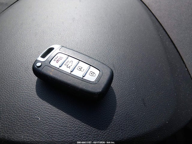 44411157 :رقم المزاد ، 5NPEC4ACXBH138504 vin ، 2011 Hyundai Sonata Se مزاد بيع