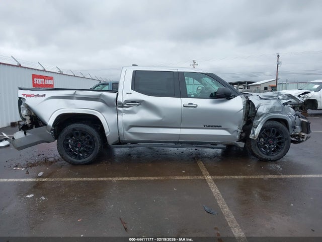 5TFLA5DB5NX049468 Toyota Tundra Sr5