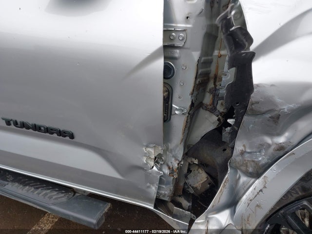 5TFLA5DB5NX049468 Toyota Tundra Sr5