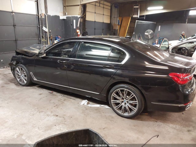 44411191 :رقم المزاد ، WBA7F2C57JB238818 vin ، 2018 Bmw Alpina B7 Xdrive مزاد بيع