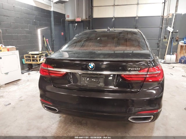 44411191 :رقم المزاد ، WBA7F2C57JB238818 vin ، 2018 Bmw Alpina B7 Xdrive مزاد بيع