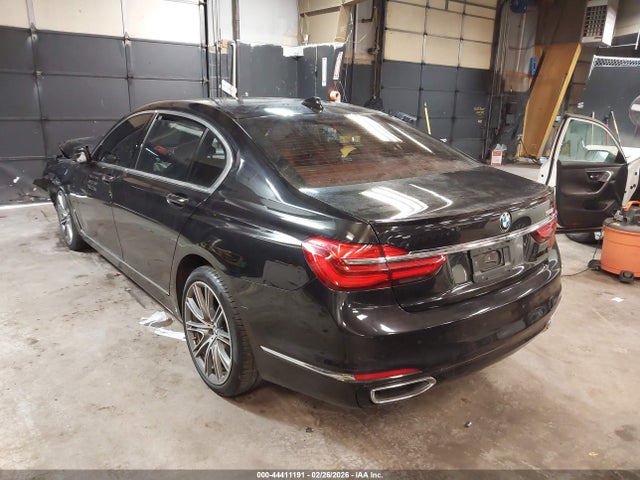 44411191 :رقم المزاد ، WBA7F2C57JB238818 vin ، 2018 Bmw Alpina B7 Xdrive مزاد بيع