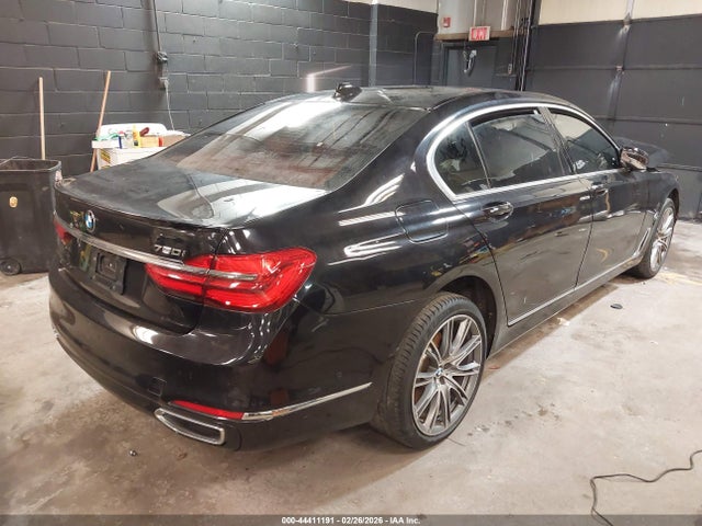 44411191 :رقم المزاد ، WBA7F2C57JB238818 vin ، 2018 Bmw Alpina B7 Xdrive مزاد بيع