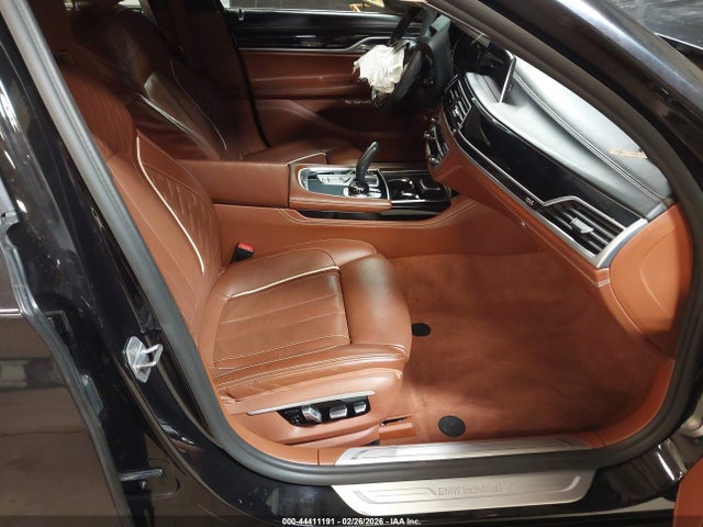44411191 :رقم المزاد ، WBA7F2C57JB238818 vin ، 2018 Bmw Alpina B7 Xdrive مزاد بيع