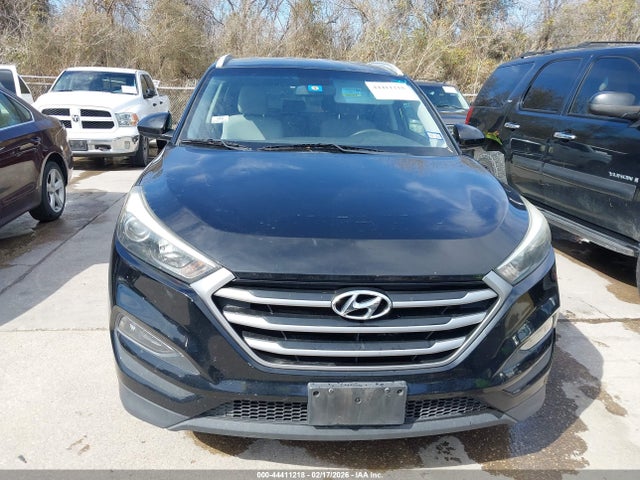 44411218 :رقم المزاد ، KM8J33A40JU790999 vin ، 2018 Hyundai Tucson Sel مزاد بيع
