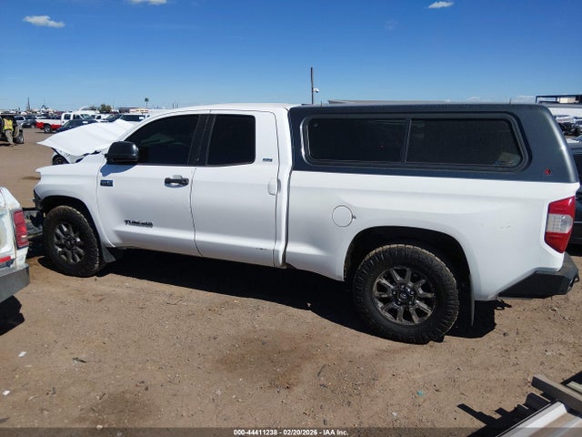 5TFUW5F12HX658306 Toyota Tundra Sr5 5.7l V8